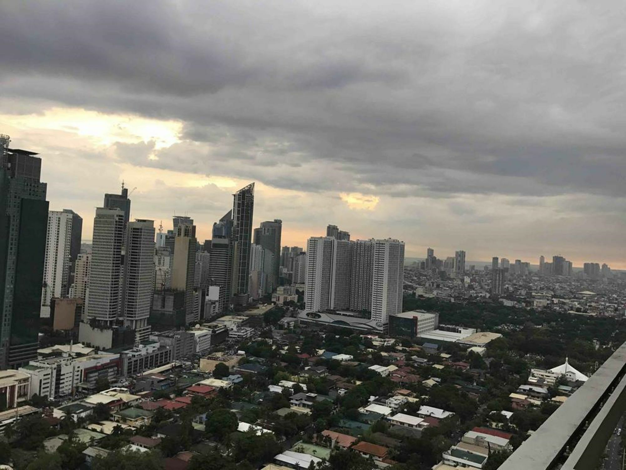Go-Stay @ South Of Market Taguig Ngoại thất bức ảnh